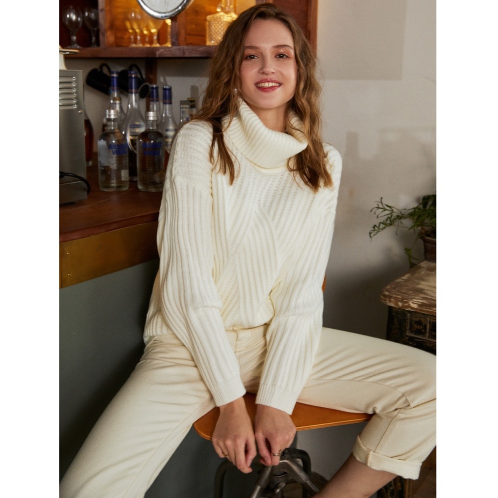 Off White Textured Turtleneck Pullover Sweater - Picture 8 of 14